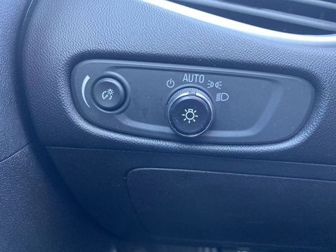 Used 2023 Chevrolet Malibu LT image 28