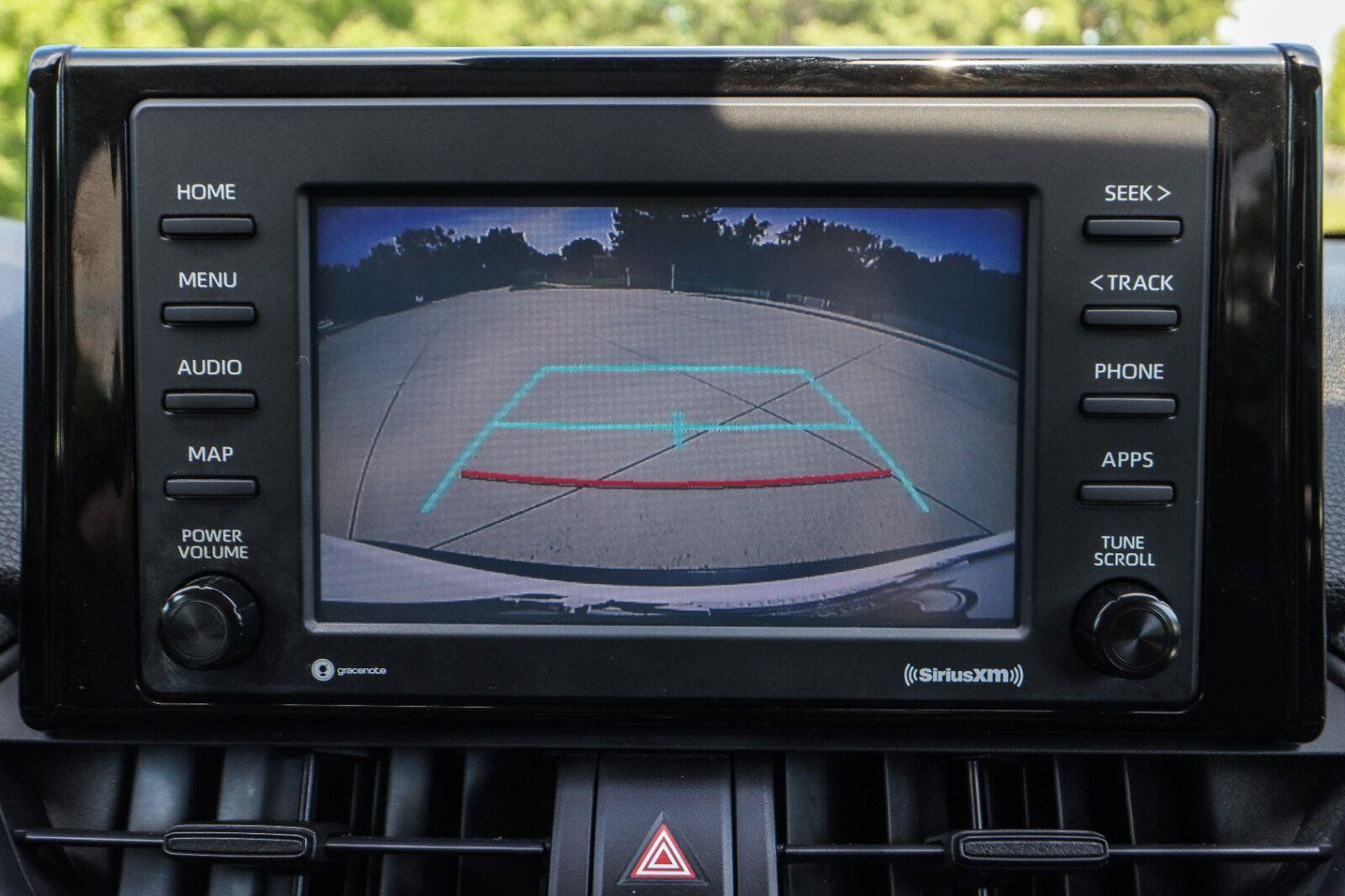 Used 2020 Toyota RAV4 LE FWD image 7