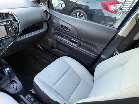 Used 2018 Toyota Prius C One image 18