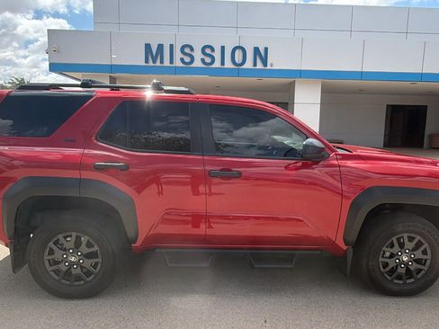 Used 2025 Toyota 4Runner SR5 AWD/4WD image 2