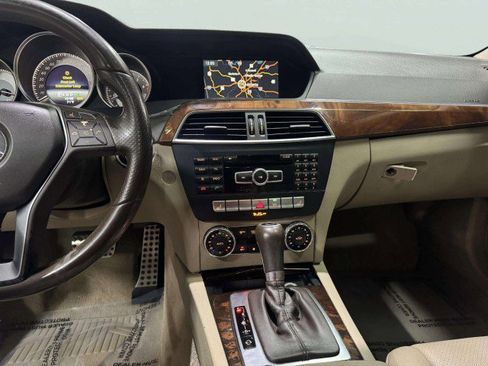 Used 2014 Mercedes-Benz C 300 Sport image 22