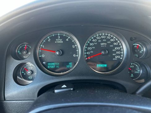 Used 2011 Chevrolet Avalanche LT image 18