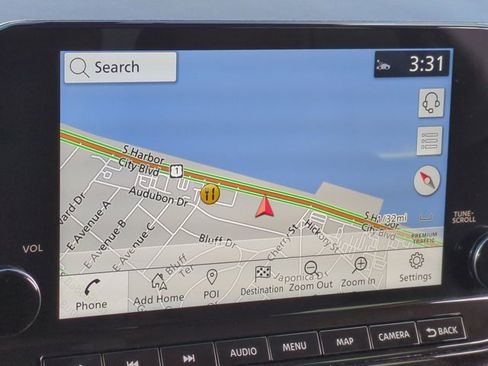 Used 2024 Nissan Pathfinder Platinum w/ Black Appearance Package image 22