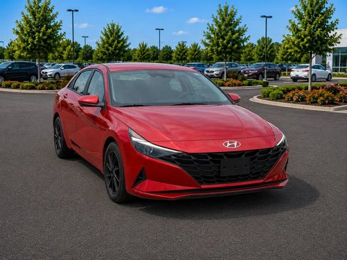 Used 2022 Hyundai Elantra SEL FWD image 7