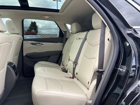 Used 2021 Cadillac XT5 Premium Luxury AWD/4WD image 18