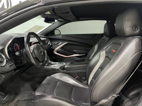 Used 2018 Chevrolet Camaro SS RWD image 15