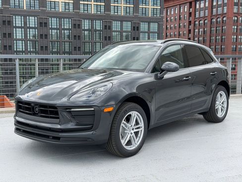Certified 2026 Porsche Macan AWD/4WD image 1