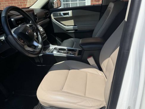 Used 2020 Ford Explorer XLT w/ Equipment Group 202A AWD/4WD image 8