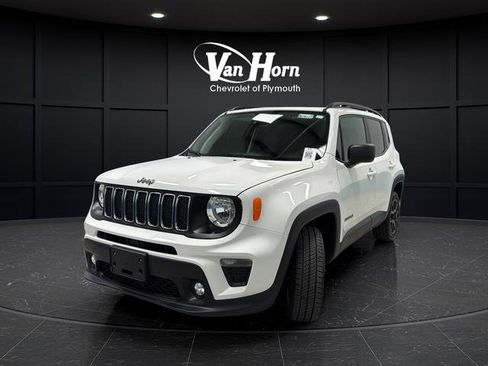 Used 2023 Jeep Renegade Latitude w/ Sun & Fun Group AWD/4WD image 7