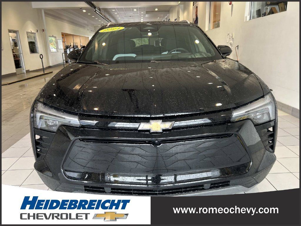 Used 2024 Chevrolet Blazer EV LT AWD/4WD image 40
