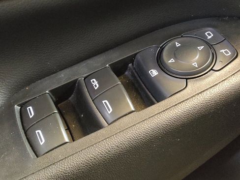 Used 2020 Chevrolet Equinox LT image 27