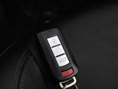 Used 2019 Mitsubishi Outlander ES AWD/4WD image 29