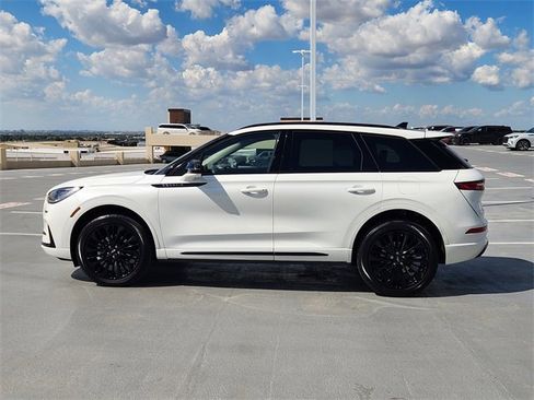 New 2026 Lincoln Corsair Premiere image 4