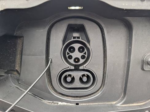 Used 2024 Chevrolet Equinox EV RS FWD image 12