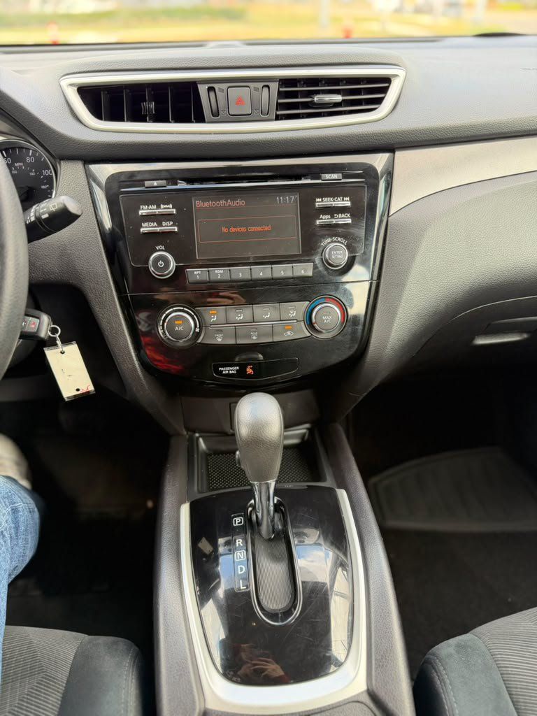 Used 2016 Nissan Rogue S AWD/4WD image 12