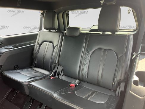Used 2022 Ford Expedition Max Platinum AWD/4WD image 19