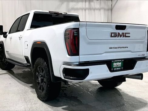 Used 2024 GMC Sierra 2500 AT4 w/ AT4 Premium Plus Package AWD/4WD image 5