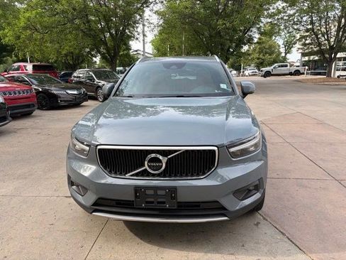 Used 2020 Volvo XC40 T5 Momentum w/ Protection Package Premier AWD/4WD image 6