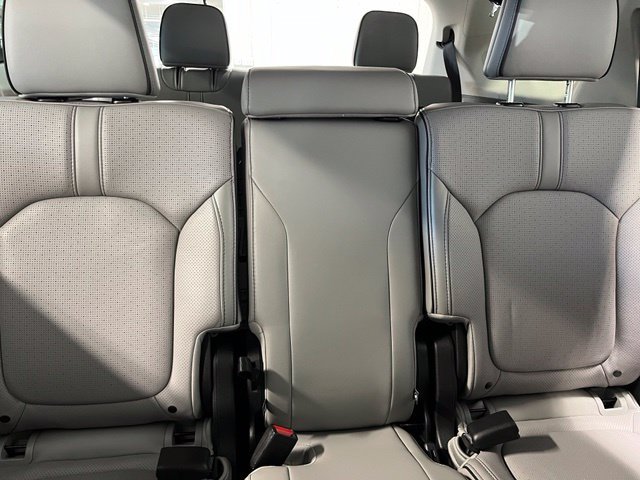 Used 2025 Honda Pilot Elite image 12