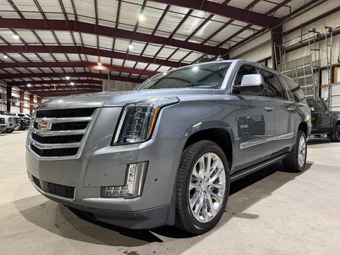Used 2019 Cadillac Escalade ESV Premium Luxury RWD image 9