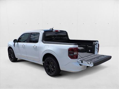 New 2025 Ford Maverick Lobo image 8