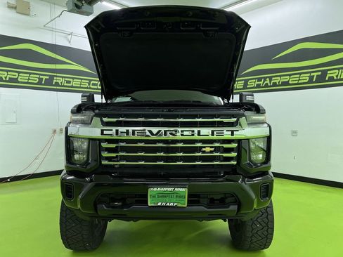 Used 2022 Chevrolet Silverado 2500 Custom w/ Custom Value Package AWD/4WD image 4