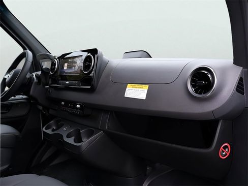New 2025 Mercedes-Benz Sprinter 2500 image 12
