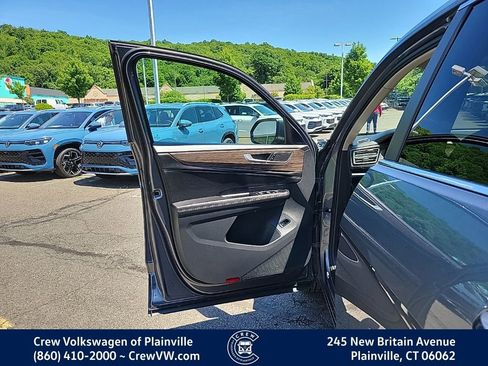 Used 2024 Volkswagen Atlas SEL AWD/4WD image 39