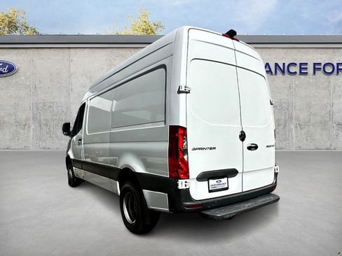 Used 2021 Mercedes-Benz Sprinter 3500 image 9