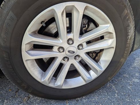 Used 2015 Ford Explorer XLT w/ Equipment Group 202B image 8