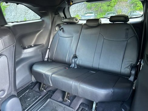 New 2026 Toyota Sienna XLE Woodland Edition AWD/4WD image 25