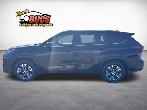 Used 2026 Toyota Highlander XLE AWD/4WD image 2