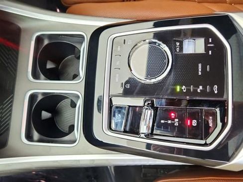 Used 2023 BMW i7 xDrive60 image 50