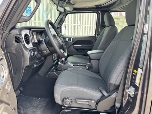 New 2026 Jeep Gladiator Sport image 23