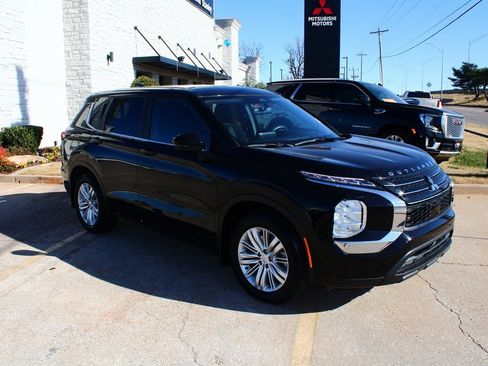 Used 2024 Mitsubishi Outlander ES image 5