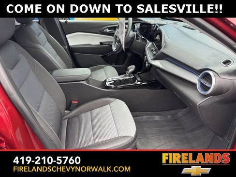 Certified 2024 Chevrolet Trax LT w/ Driver Confidence Package image 8