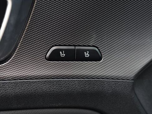 Used 2025 Kia Sportage SX image 8