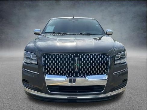 Used 2023 Lincoln Navigator Black Label AWD/4WD image 2