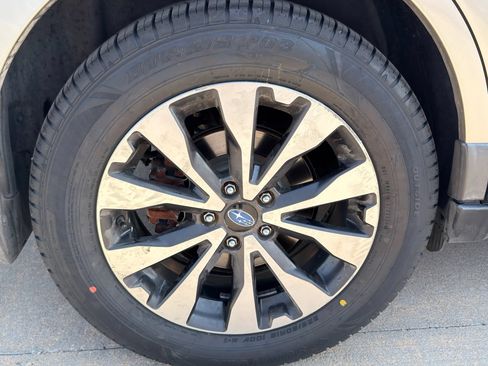 Used 2017 Subaru Outback 2.5i Limited AWD/4WD image 33