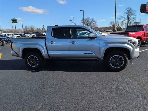 Used 2024 Toyota Tacoma TRD Sport image 8