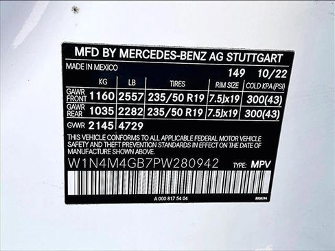 Used 2023 Mercedes-Benz GLB 250 image 30