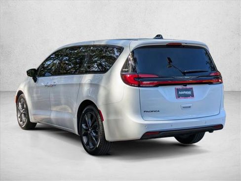 New 2026 Chrysler Pacifica Select image 7