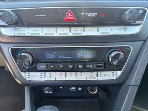 Used 2018 Hyundai Sonata Limited w/ Limited Ultimate Package 03 image 17