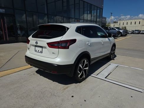Used 2021 Nissan Rogue Sport SL w/ Premium Package image 4