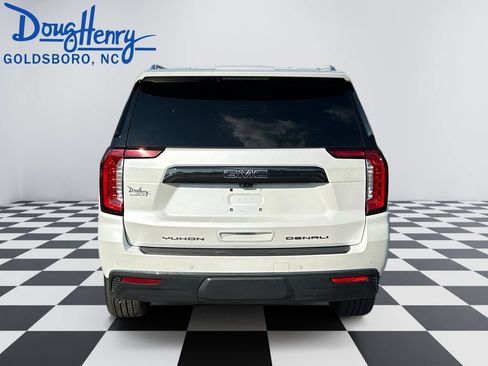 Used 2023 GMC Yukon XL Denali Ultimate AWD/4WD image 4