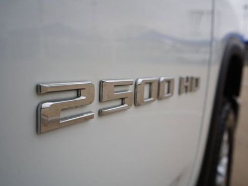 Used 2024 Chevrolet Silverado 2500 LT AWD/4WD image 7