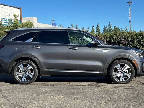 Used 2023 Kia Sorento SX Prestige image 9