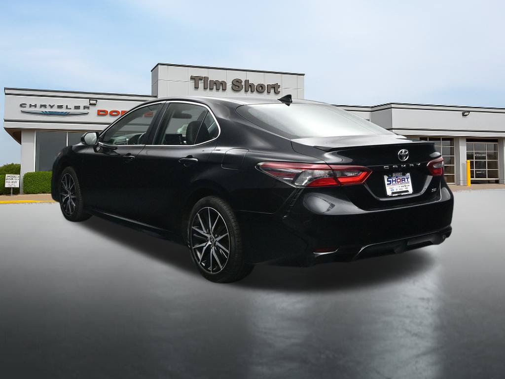 Used 2024 Toyota Camry SE FWD image 3