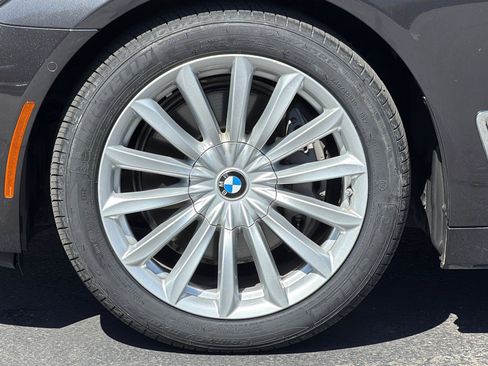 Used 2017 BMW 740i RWD image 36