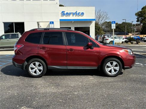 Used 2016 Subaru Forester 2.5i Premium image 2
